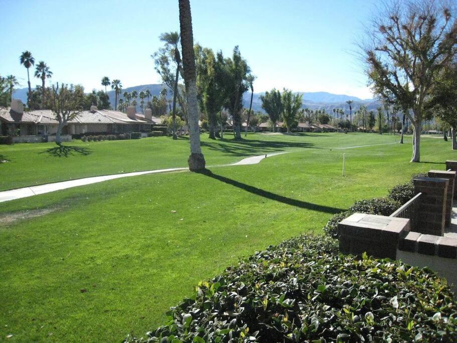 Private Country Club Condo On Awesome Golf Course! Παλμ Ντέζερτ Εξωτερικό φωτογραφία