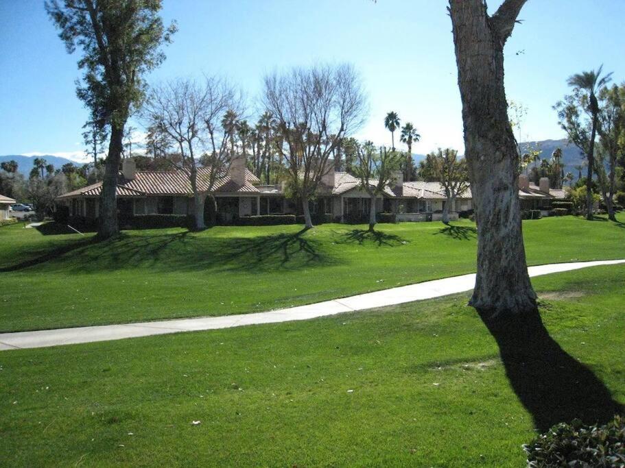 Private Country Club Condo On Awesome Golf Course! Παλμ Ντέζερτ Εξωτερικό φωτογραφία